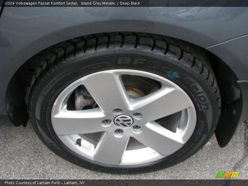 Island Grey Metallic / Deep Black 2009 Volkswagen Passat Komfort Sedan