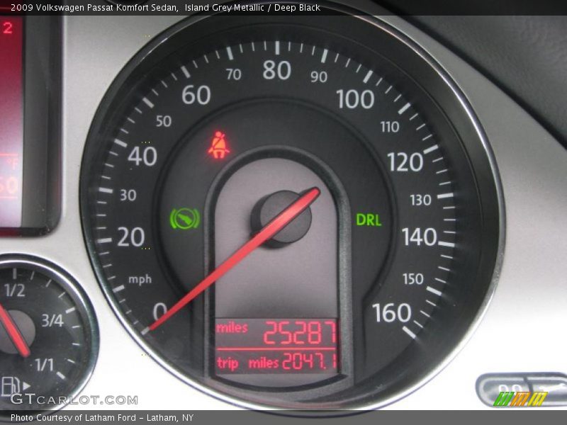 Island Grey Metallic / Deep Black 2009 Volkswagen Passat Komfort Sedan