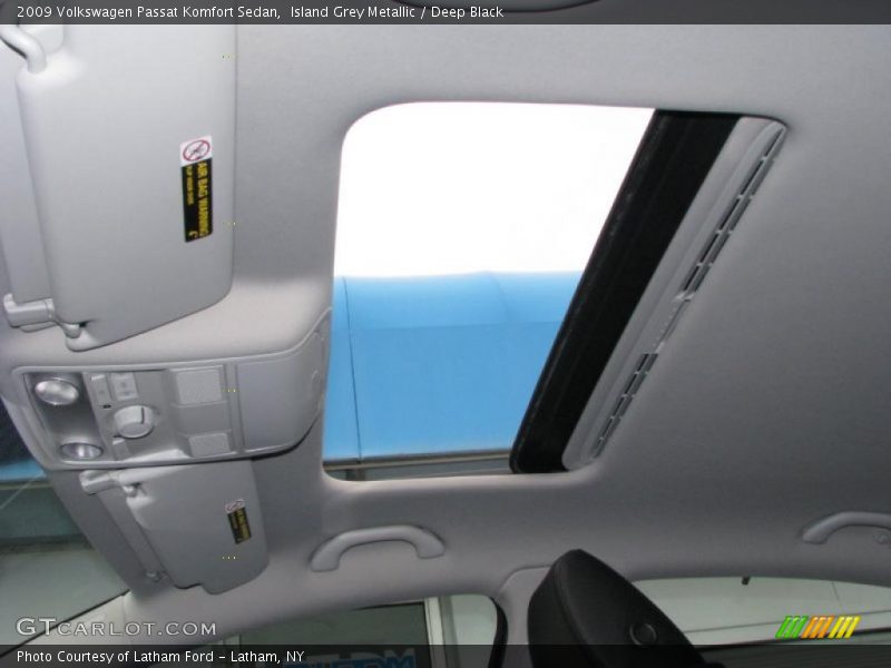 Island Grey Metallic / Deep Black 2009 Volkswagen Passat Komfort Sedan