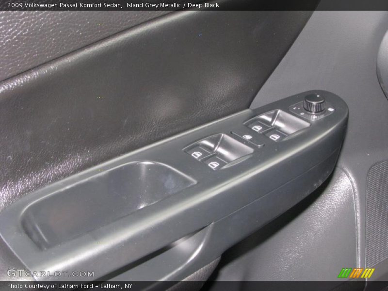 Island Grey Metallic / Deep Black 2009 Volkswagen Passat Komfort Sedan