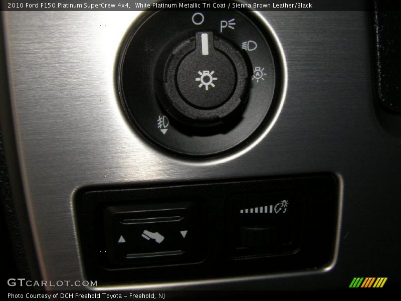 White Platinum Metallic Tri Coat / Sienna Brown Leather/Black 2010 Ford F150 Platinum SuperCrew 4x4
