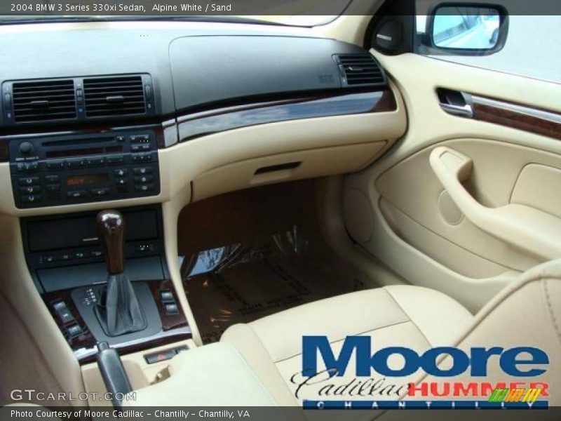 Alpine White / Sand 2004 BMW 3 Series 330xi Sedan