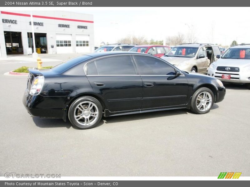 Super Black / Blond 2004 Nissan Altima 3.5 SE