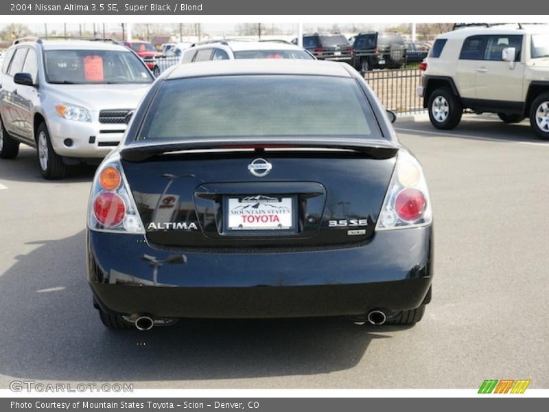Super Black / Blond 2004 Nissan Altima 3.5 SE