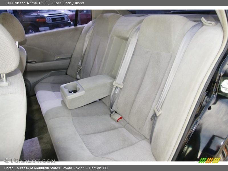 Super Black / Blond 2004 Nissan Altima 3.5 SE