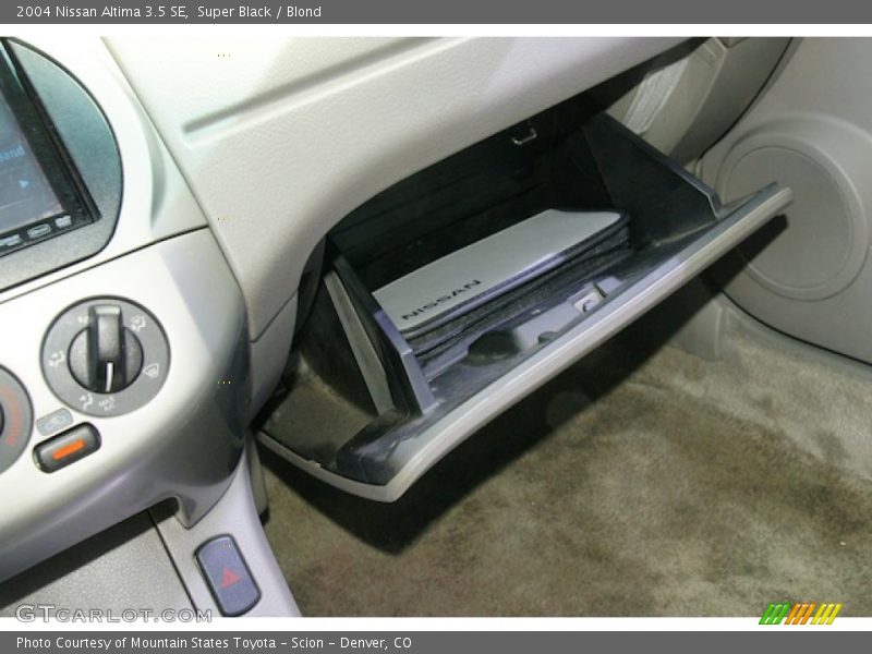 Super Black / Blond 2004 Nissan Altima 3.5 SE