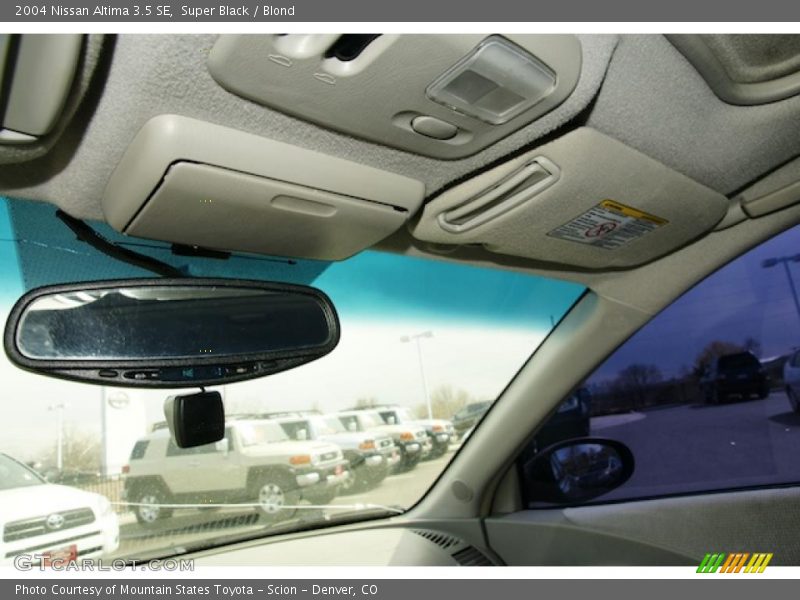 Super Black / Blond 2004 Nissan Altima 3.5 SE