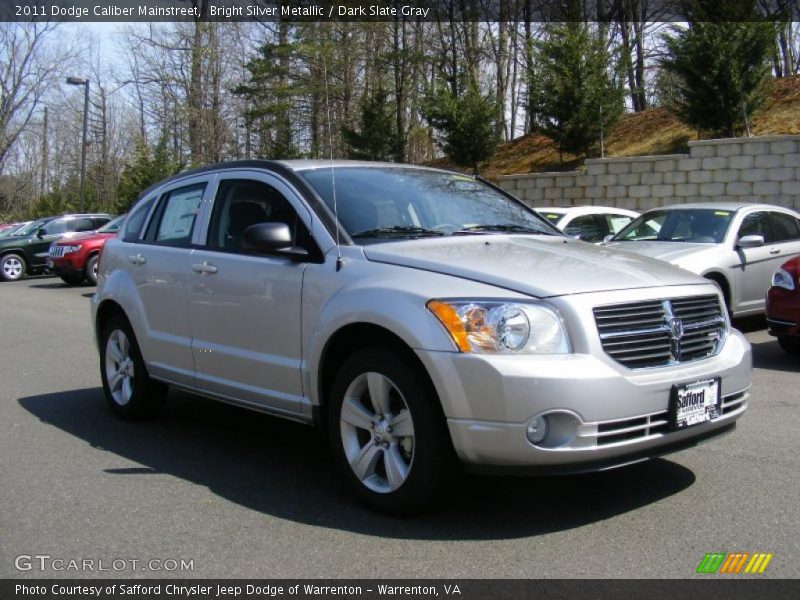Bright Silver Metallic / Dark Slate Gray 2011 Dodge Caliber Mainstreet