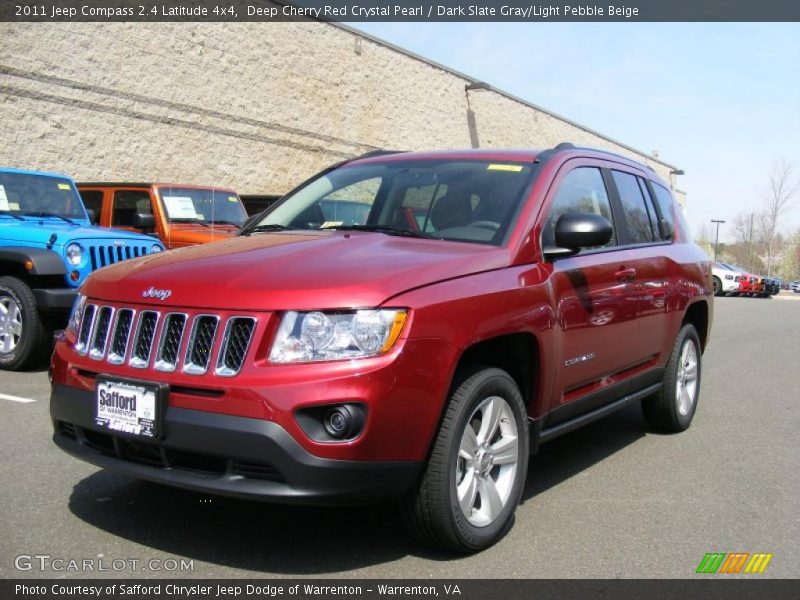 Front 3/4 View of 2011 Compass 2.4 Latitude 4x4