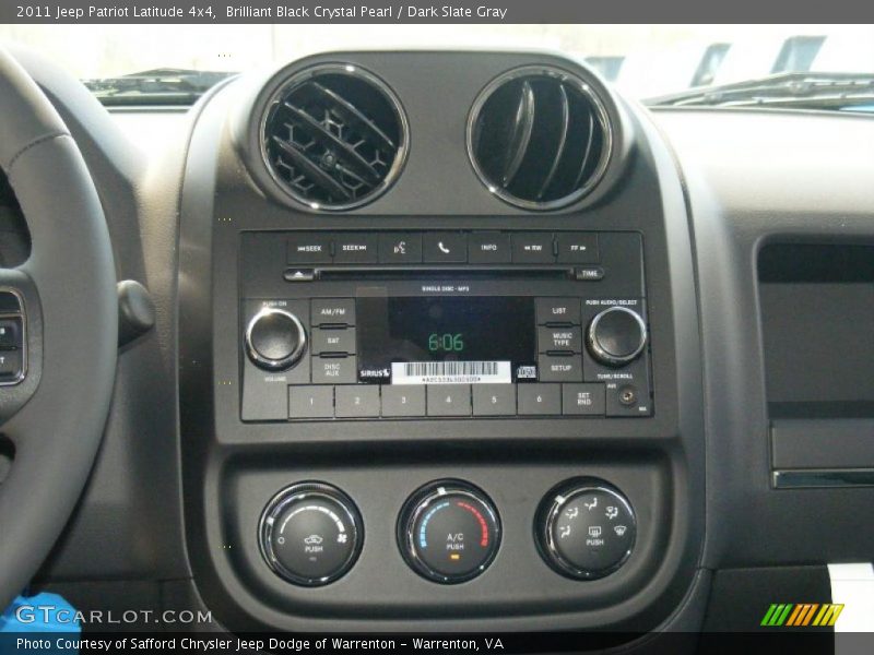 Brilliant Black Crystal Pearl / Dark Slate Gray 2011 Jeep Patriot Latitude 4x4