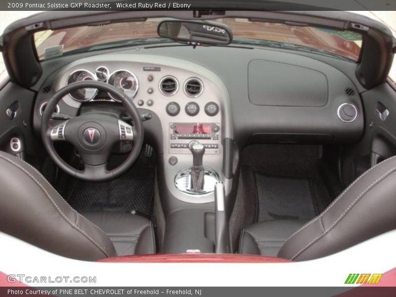 Dashboard of 2009 Solstice GXP Roadster