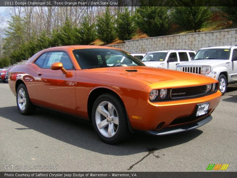 Toxic Orange Pearl / Dark Slate Gray 2011 Dodge Challenger SE