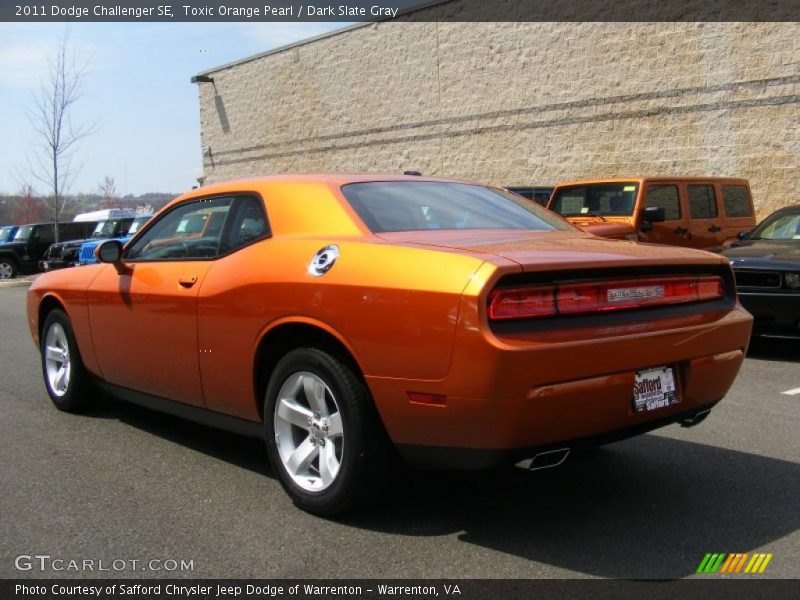 Toxic Orange Pearl / Dark Slate Gray 2011 Dodge Challenger SE