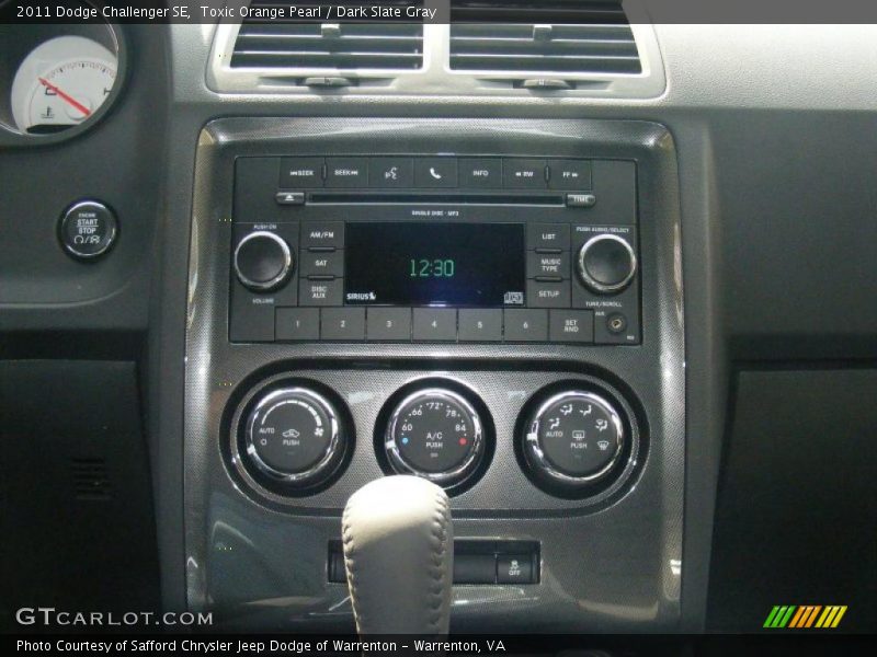 Toxic Orange Pearl / Dark Slate Gray 2011 Dodge Challenger SE