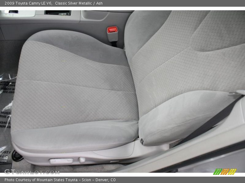 Classic Silver Metallic / Ash 2009 Toyota Camry LE V6