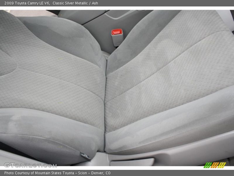 Classic Silver Metallic / Ash 2009 Toyota Camry LE V6
