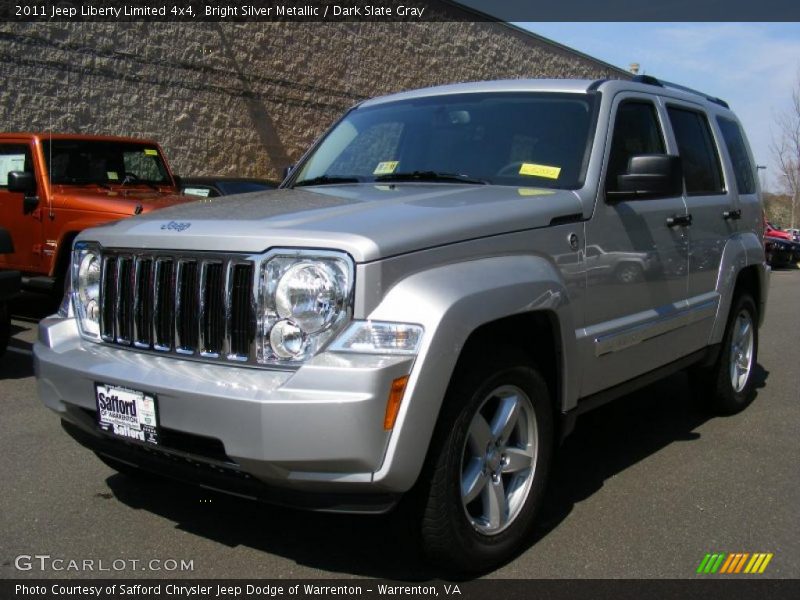 Bright Silver Metallic / Dark Slate Gray 2011 Jeep Liberty Limited 4x4