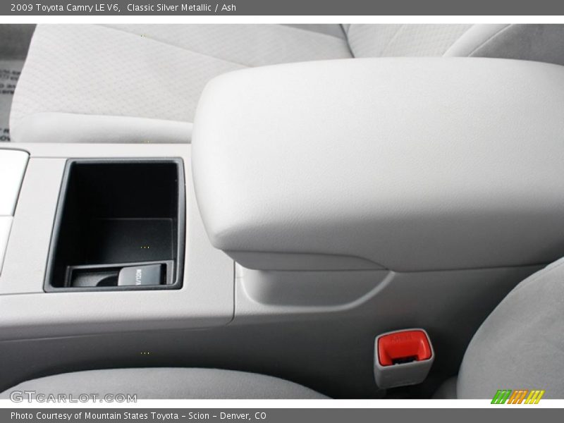 Classic Silver Metallic / Ash 2009 Toyota Camry LE V6