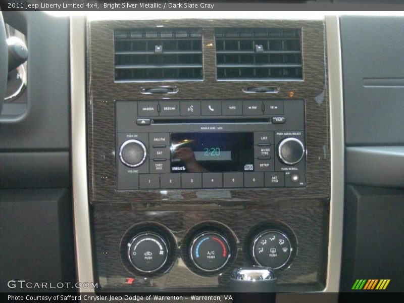 Bright Silver Metallic / Dark Slate Gray 2011 Jeep Liberty Limited 4x4