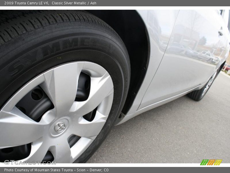 Classic Silver Metallic / Ash 2009 Toyota Camry LE V6