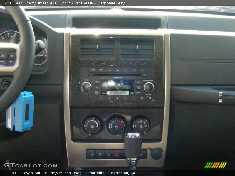 Bright Silver Metallic / Dark Slate Gray 2011 Jeep Liberty Limited 4x4