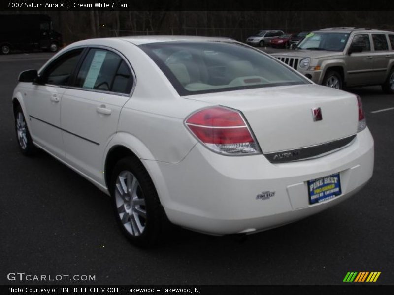 Cream White / Tan 2007 Saturn Aura XE