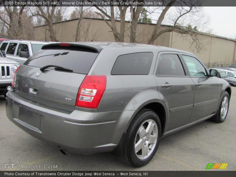  2005 Magnum SXT AWD Mineral Gray Metallic