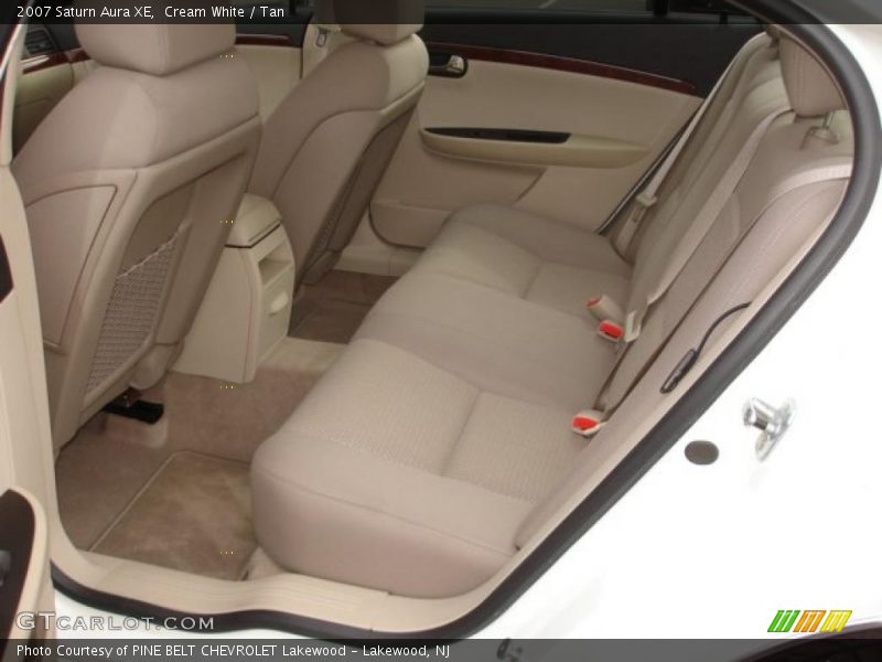Cream White / Tan 2007 Saturn Aura XE