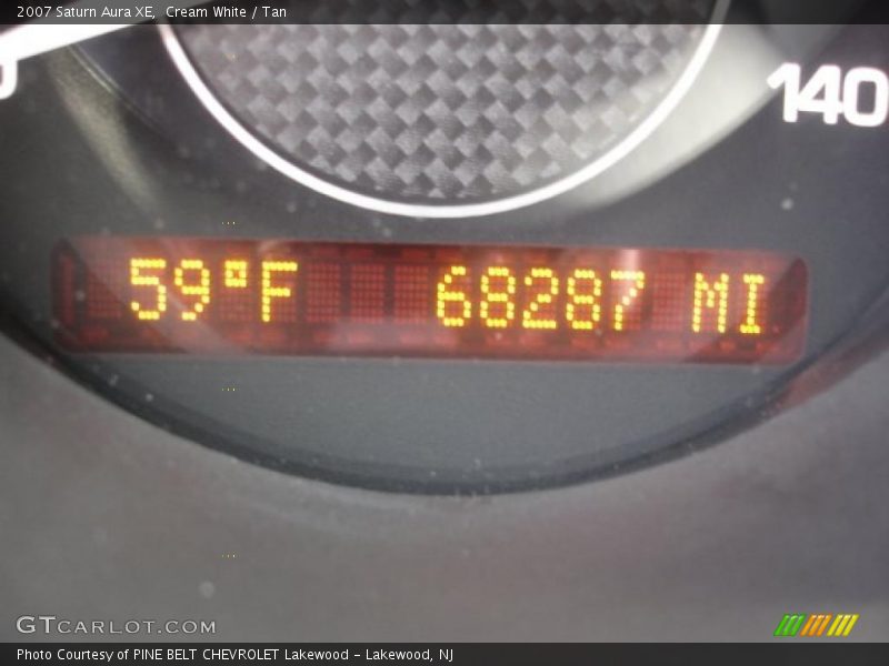 Cream White / Tan 2007 Saturn Aura XE