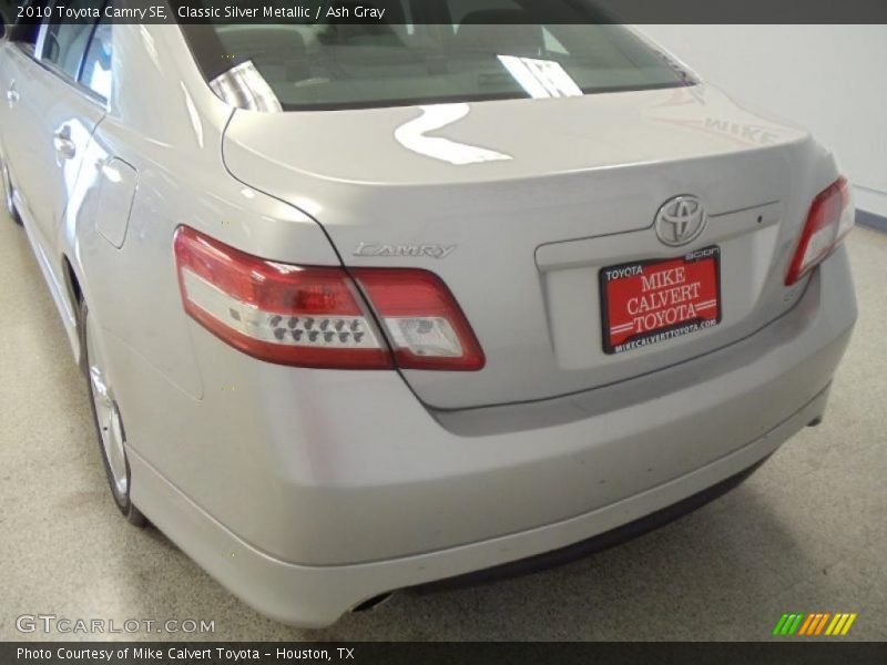 Classic Silver Metallic / Ash Gray 2010 Toyota Camry SE