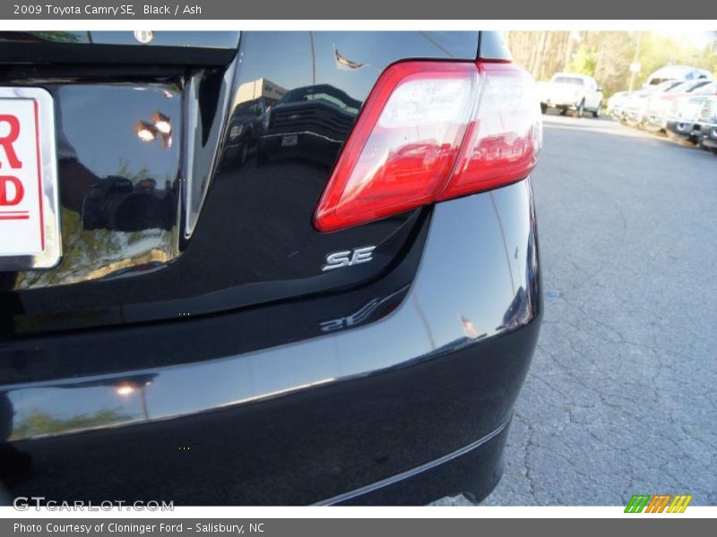 Black / Ash 2009 Toyota Camry SE
