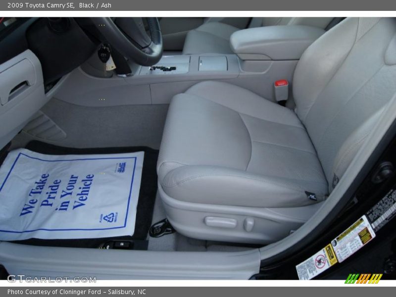 Black / Ash 2009 Toyota Camry SE