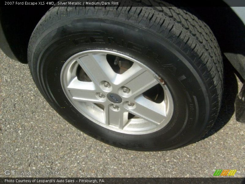 Silver Metallic / Medium/Dark Flint 2007 Ford Escape XLS 4WD