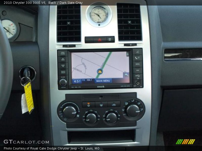 Navigation of 2010 300 300S V6