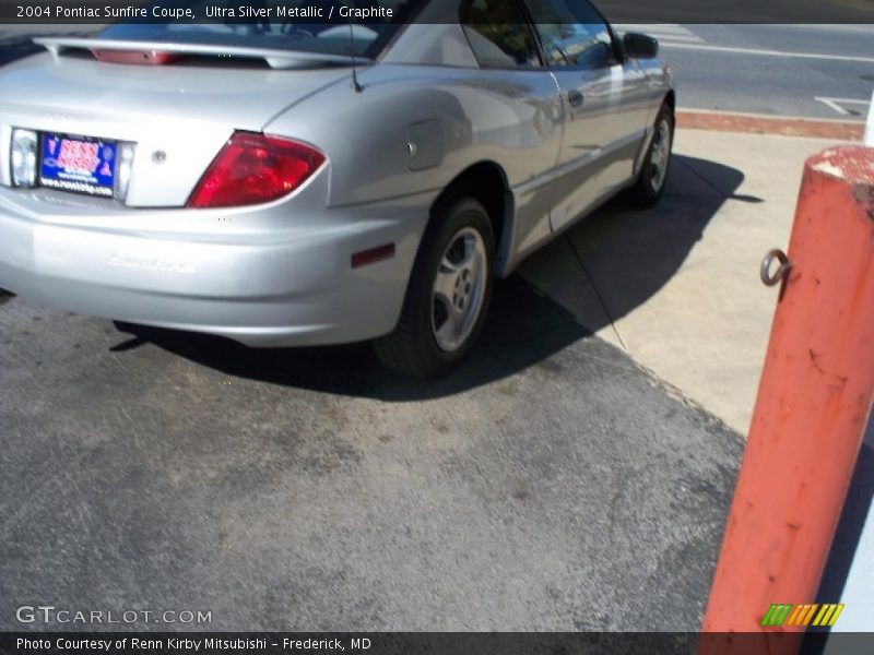 Ultra Silver Metallic / Graphite 2004 Pontiac Sunfire Coupe