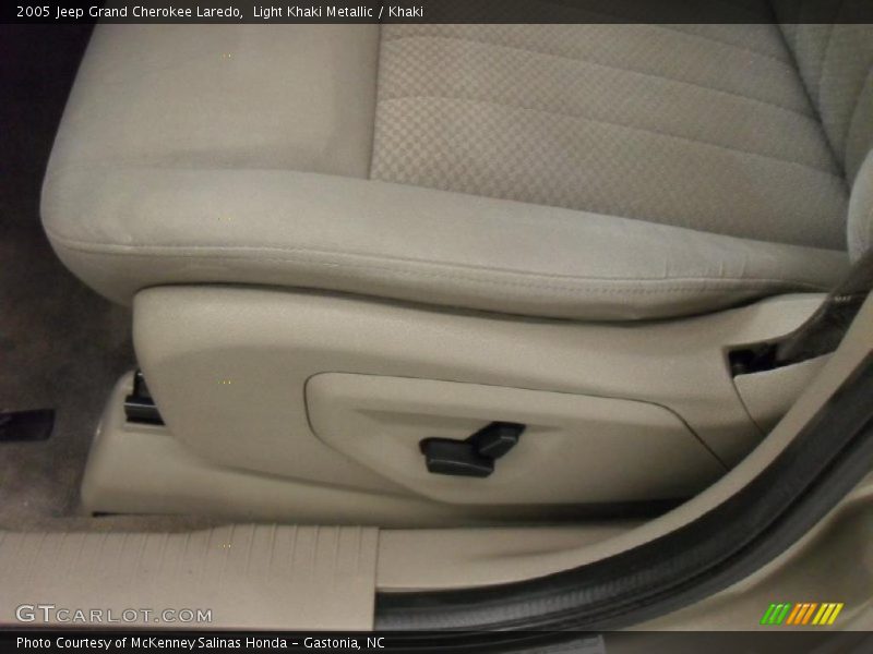 Light Khaki Metallic / Khaki 2005 Jeep Grand Cherokee Laredo