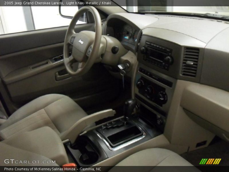 Light Khaki Metallic / Khaki 2005 Jeep Grand Cherokee Laredo