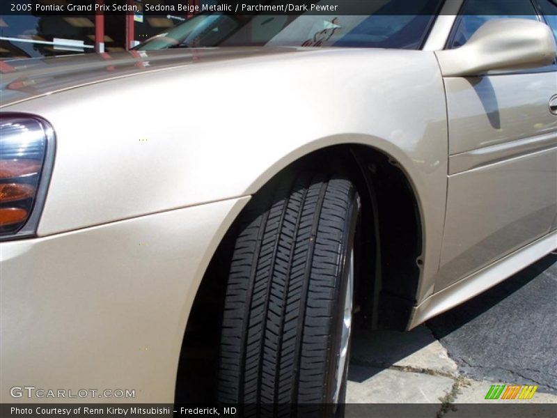 Sedona Beige Metallic / Parchment/Dark Pewter 2005 Pontiac Grand Prix Sedan