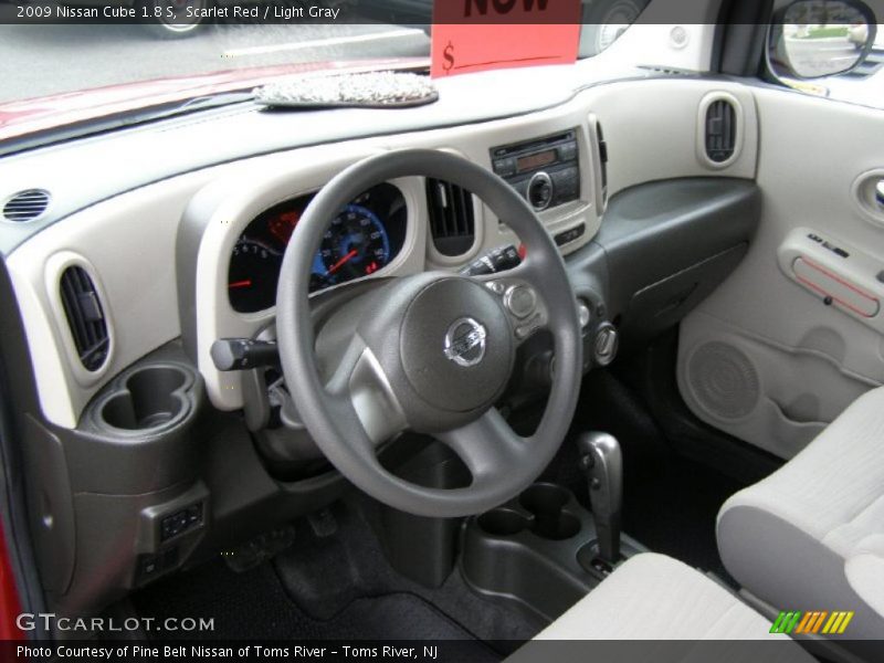 Scarlet Red / Light Gray 2009 Nissan Cube 1.8 S