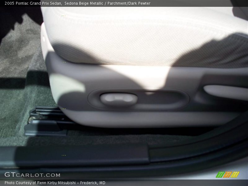 Sedona Beige Metallic / Parchment/Dark Pewter 2005 Pontiac Grand Prix Sedan
