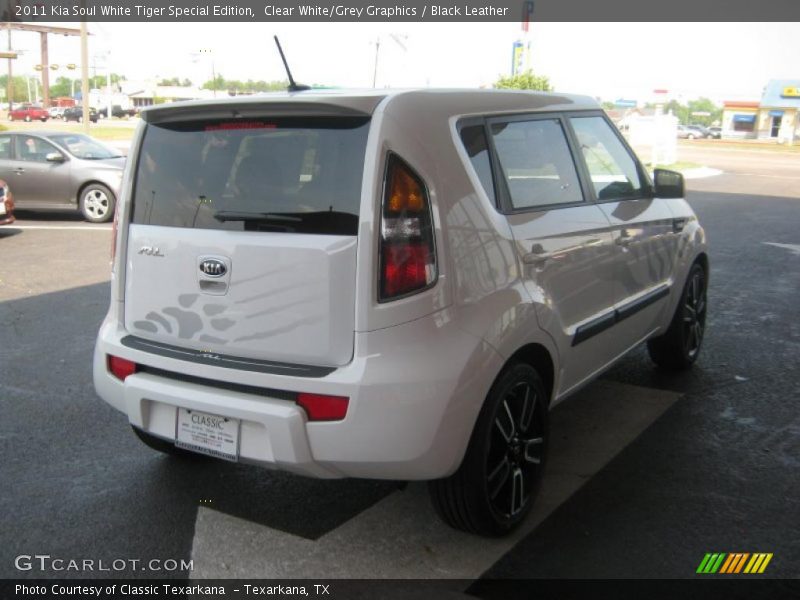 Clear White/Grey Graphics / Black Leather 2011 Kia Soul White Tiger Special Edition