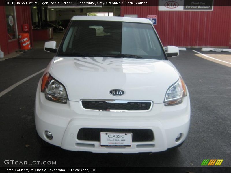 Clear White/Grey Graphics / Black Leather 2011 Kia Soul White Tiger Special Edition