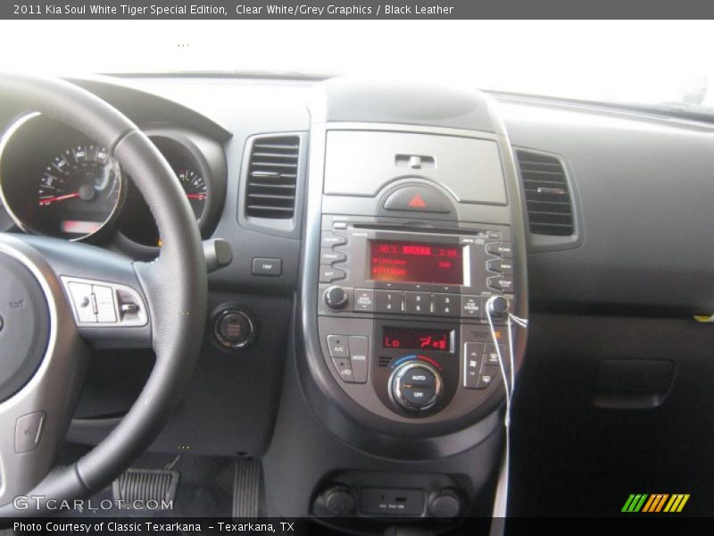 Clear White/Grey Graphics / Black Leather 2011 Kia Soul White Tiger Special Edition