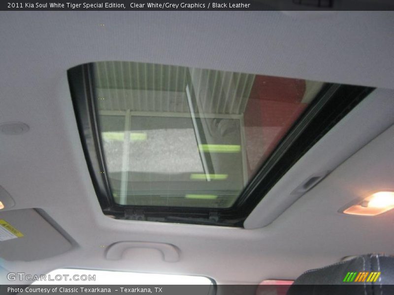 Clear White/Grey Graphics / Black Leather 2011 Kia Soul White Tiger Special Edition