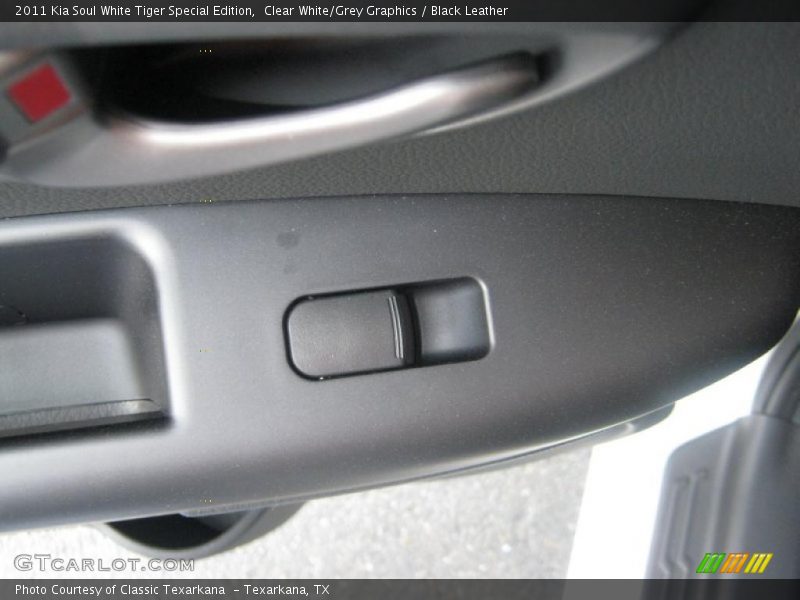 Clear White/Grey Graphics / Black Leather 2011 Kia Soul White Tiger Special Edition