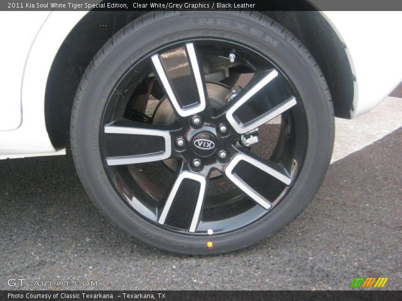 Clear White/Grey Graphics / Black Leather 2011 Kia Soul White Tiger Special Edition