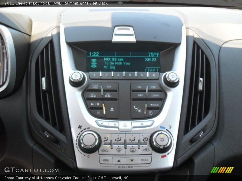 Summit White / Jet Black 2011 Chevrolet Equinox LT AWD