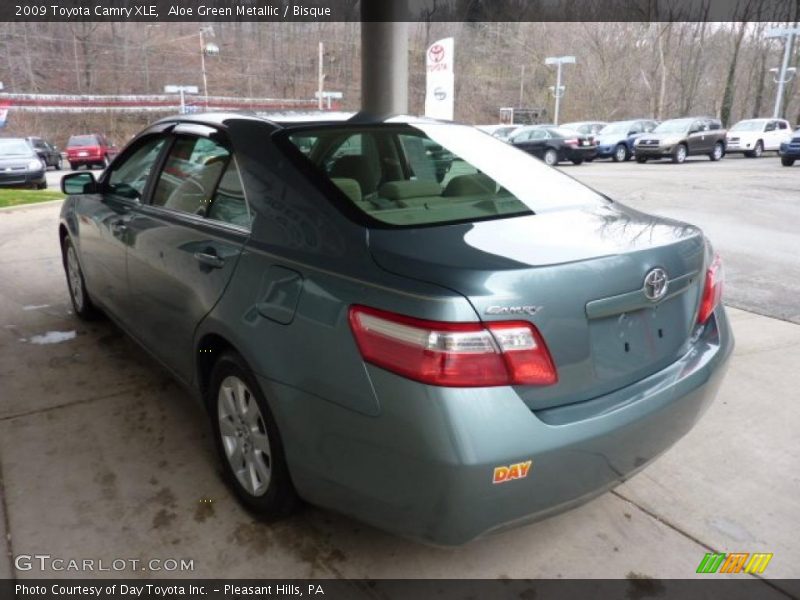Aloe Green Metallic / Bisque 2009 Toyota Camry XLE