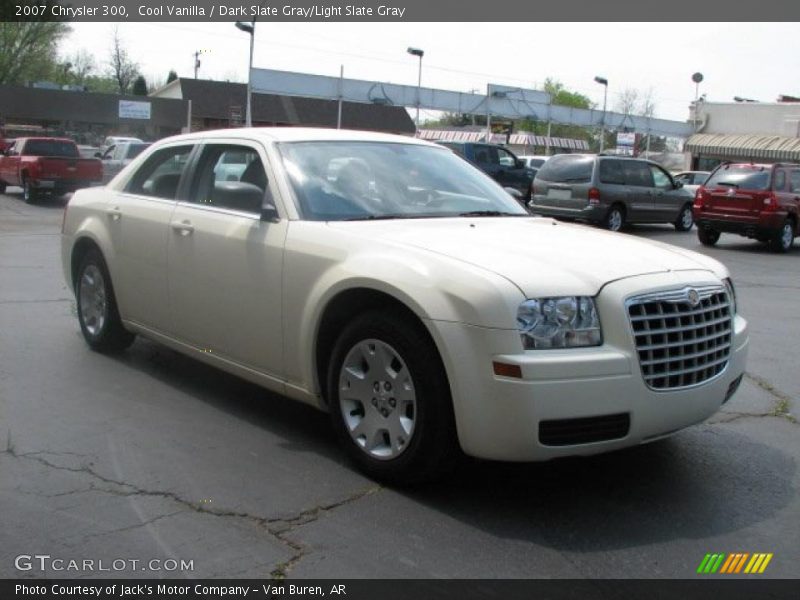 Cool Vanilla / Dark Slate Gray/Light Slate Gray 2007 Chrysler 300