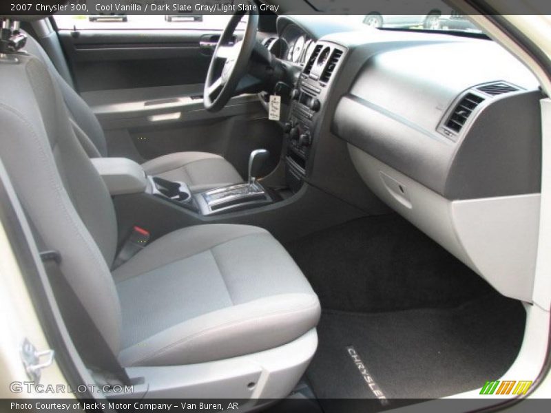 Cool Vanilla / Dark Slate Gray/Light Slate Gray 2007 Chrysler 300